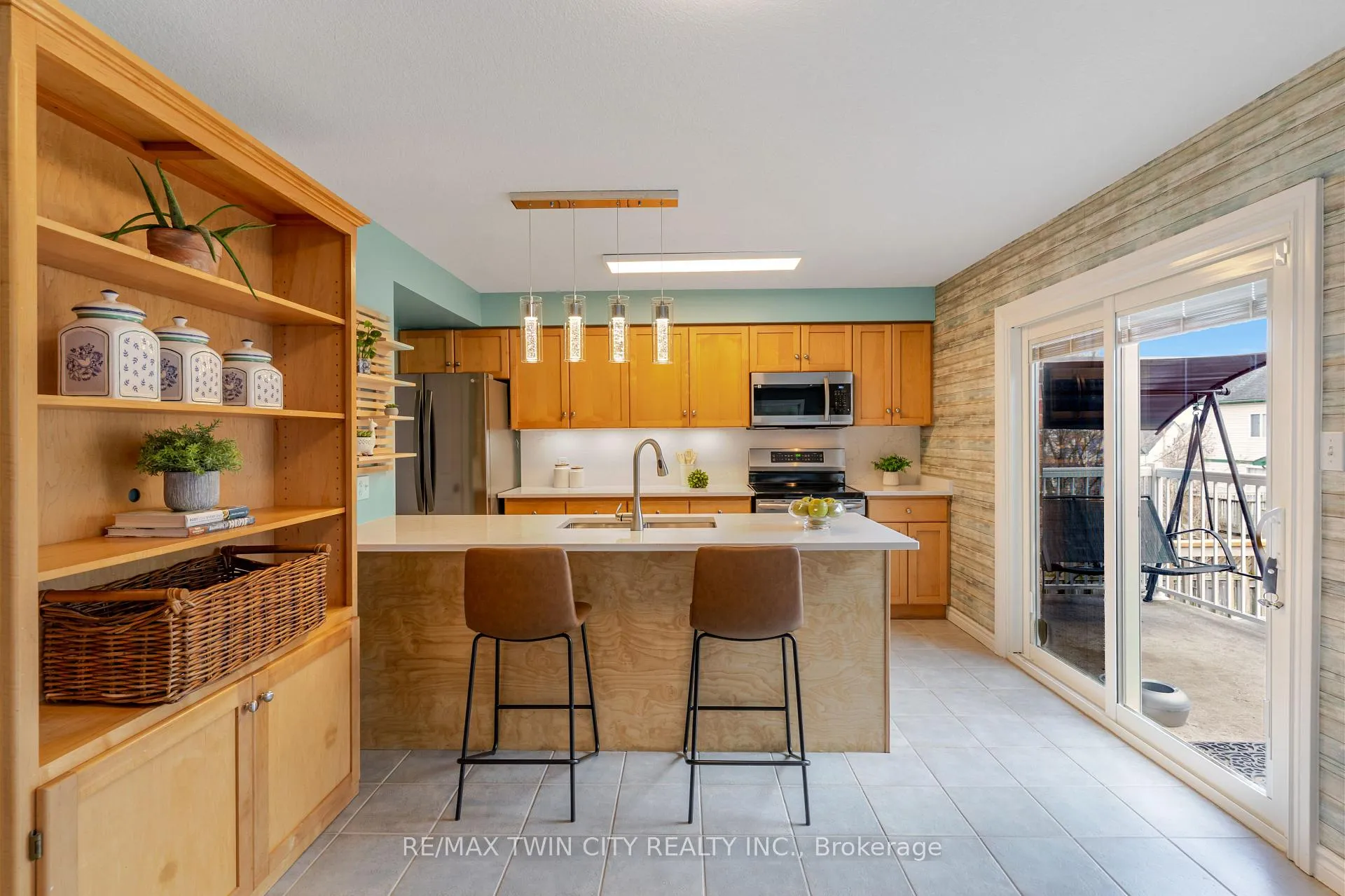 Photo 10 of 739 Butternut Avenue, Waterloo — HOMEH
