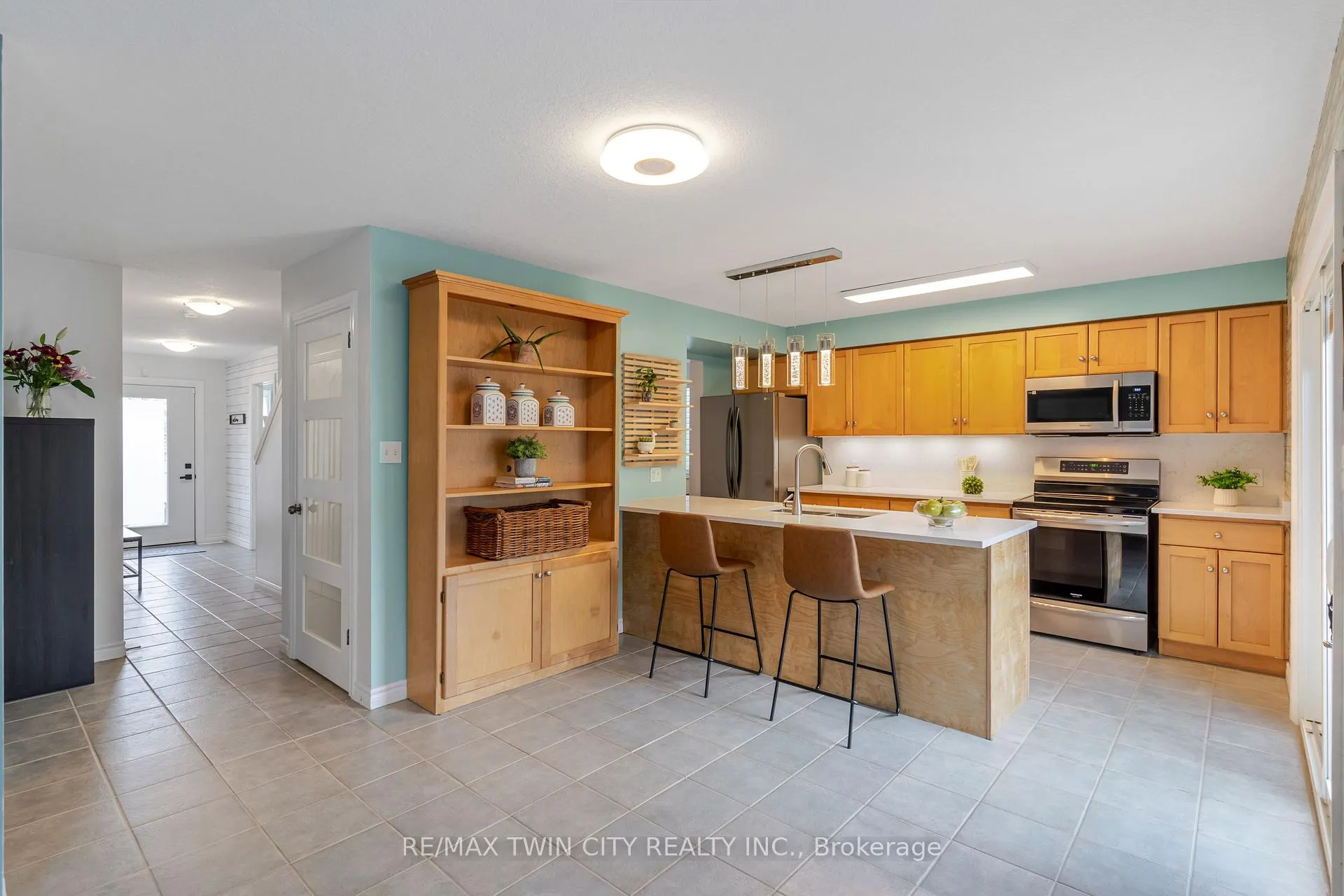 Photo 11 of 739 Butternut Avenue, Waterloo — HOMEH