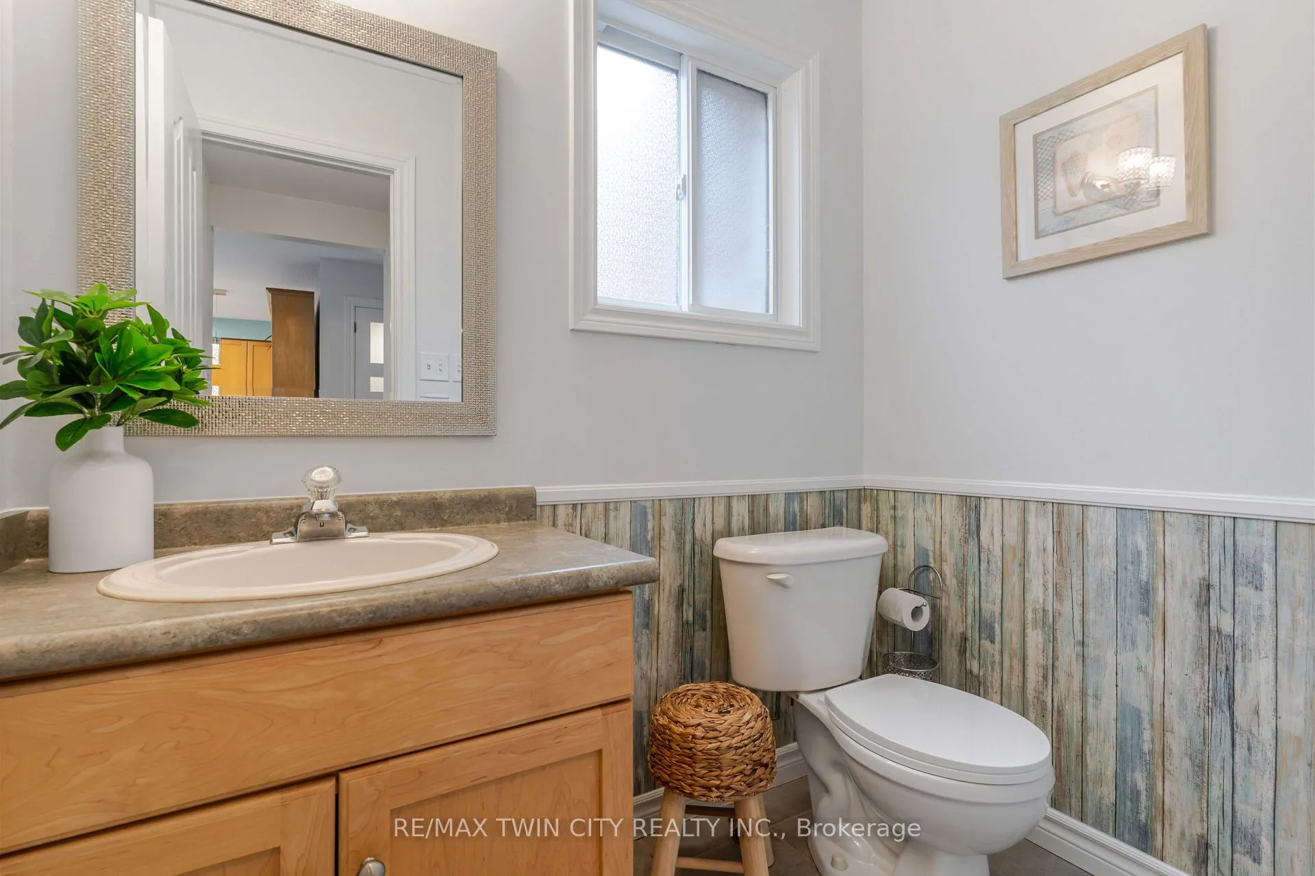 Photo 15 of 739 Butternut Avenue, Waterloo — HOMEH