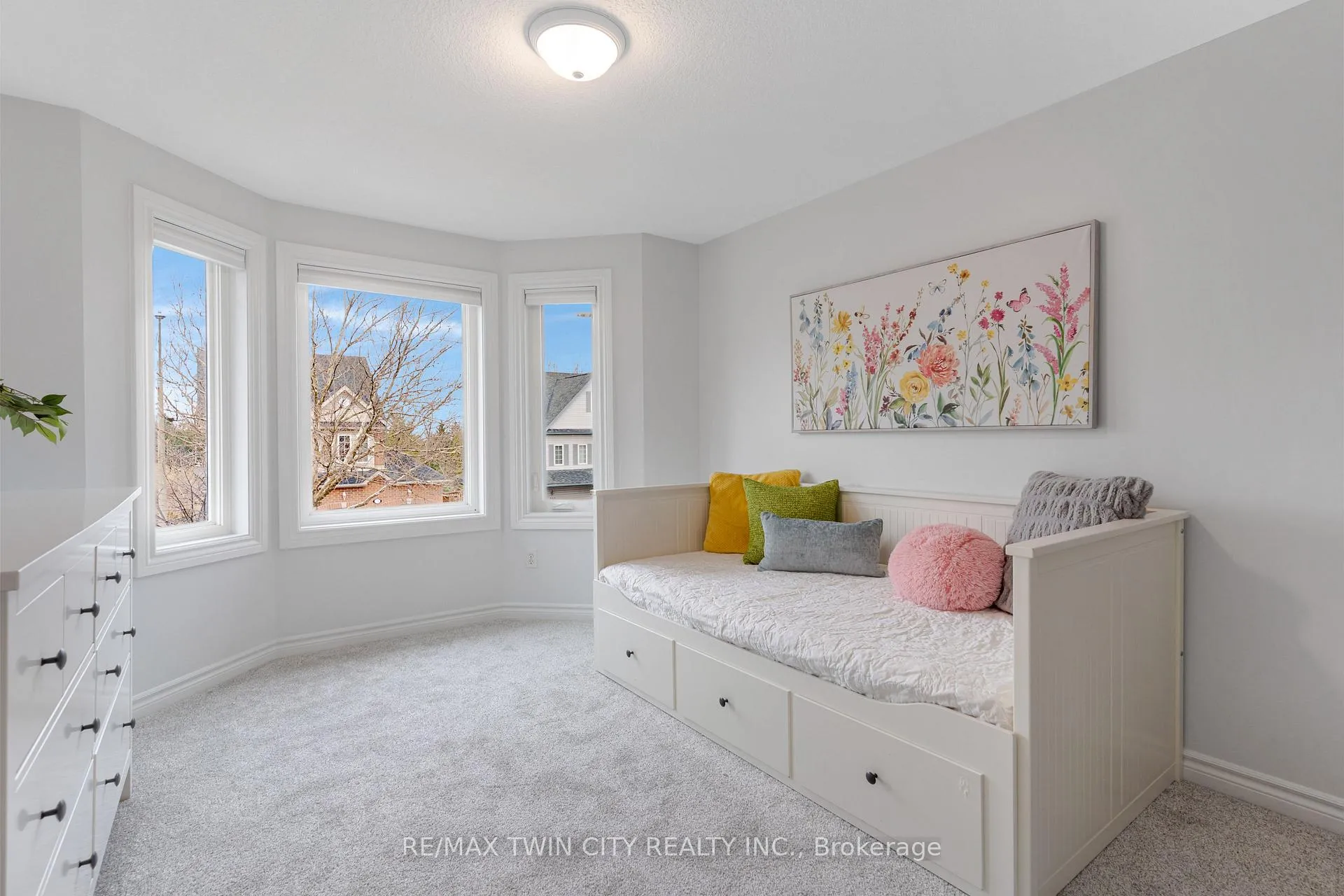Photo 23 of 739 Butternut Avenue, Waterloo — HOMEH