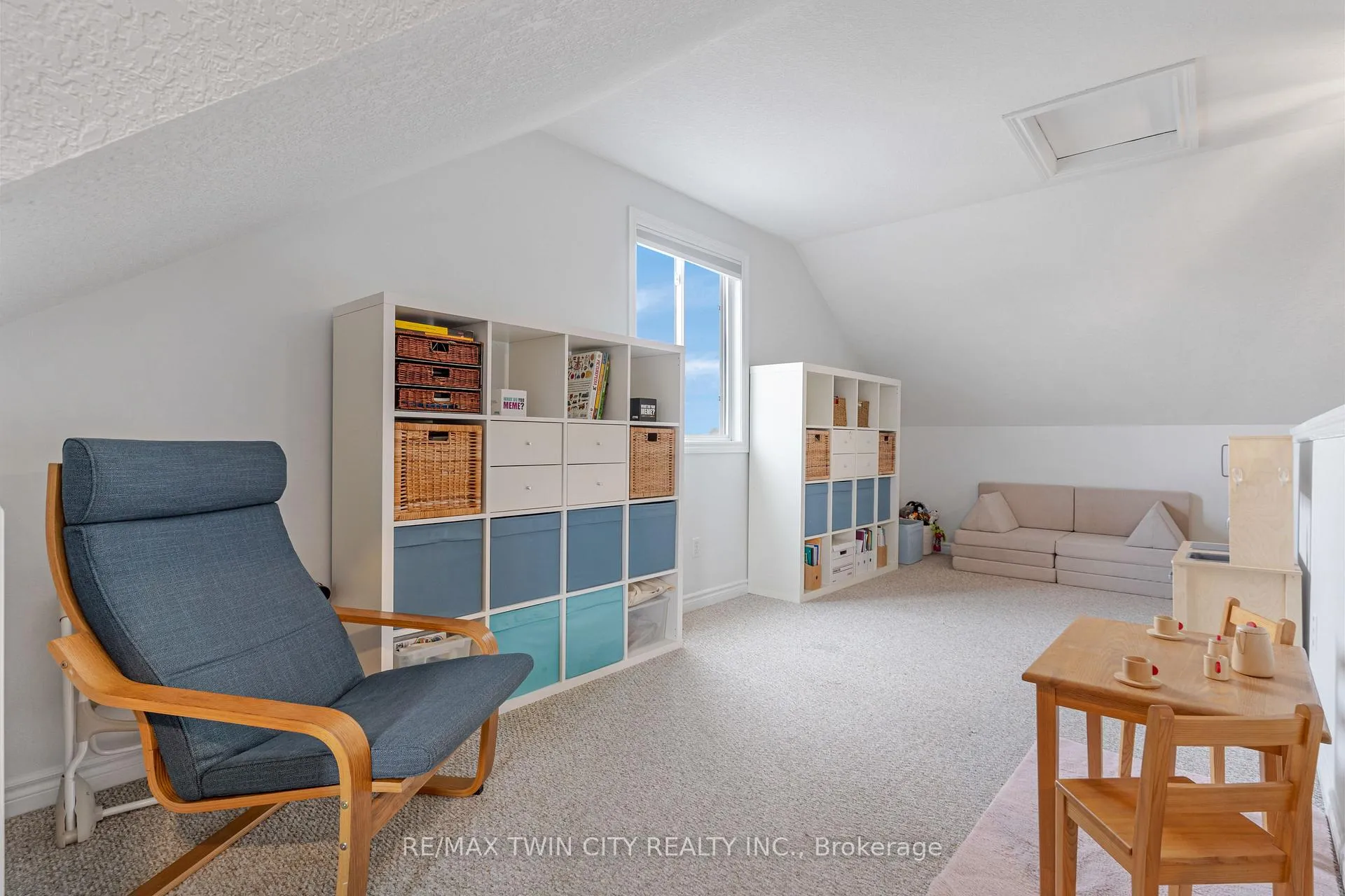 Photo 25 of 739 Butternut Avenue, Waterloo — HOMEH