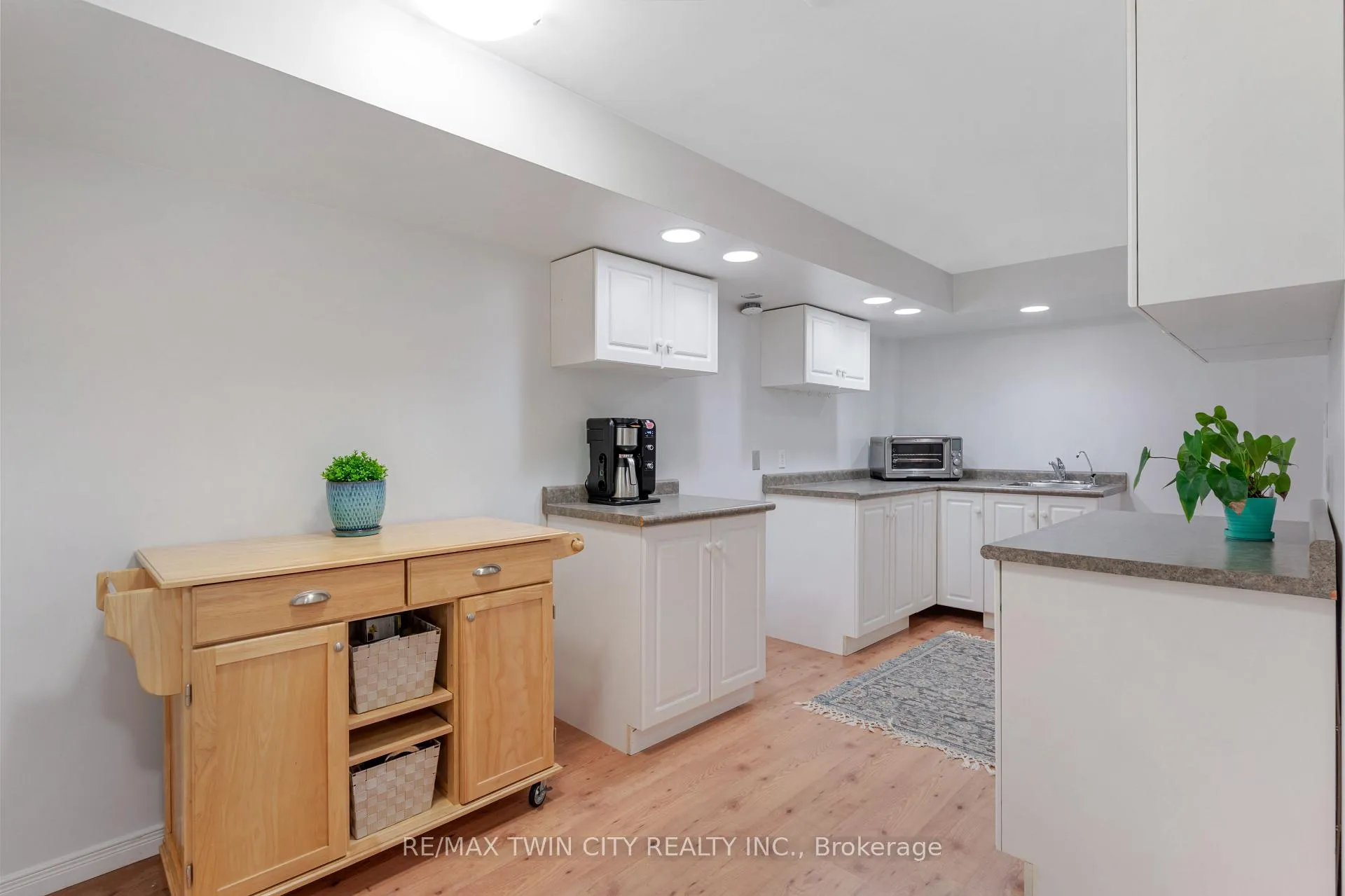 Photo 29 of 739 Butternut Avenue, Waterloo — HOMEH
