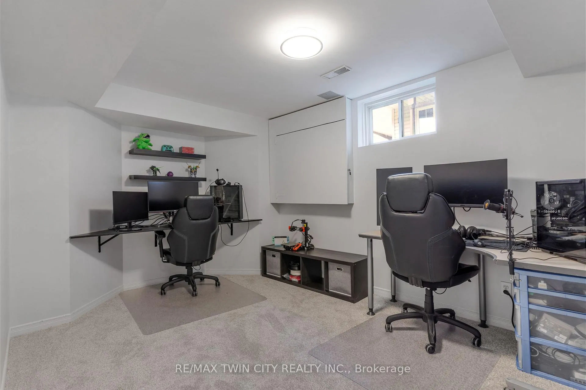 Photo 35 of 739 Butternut Avenue, Waterloo — HOMEH