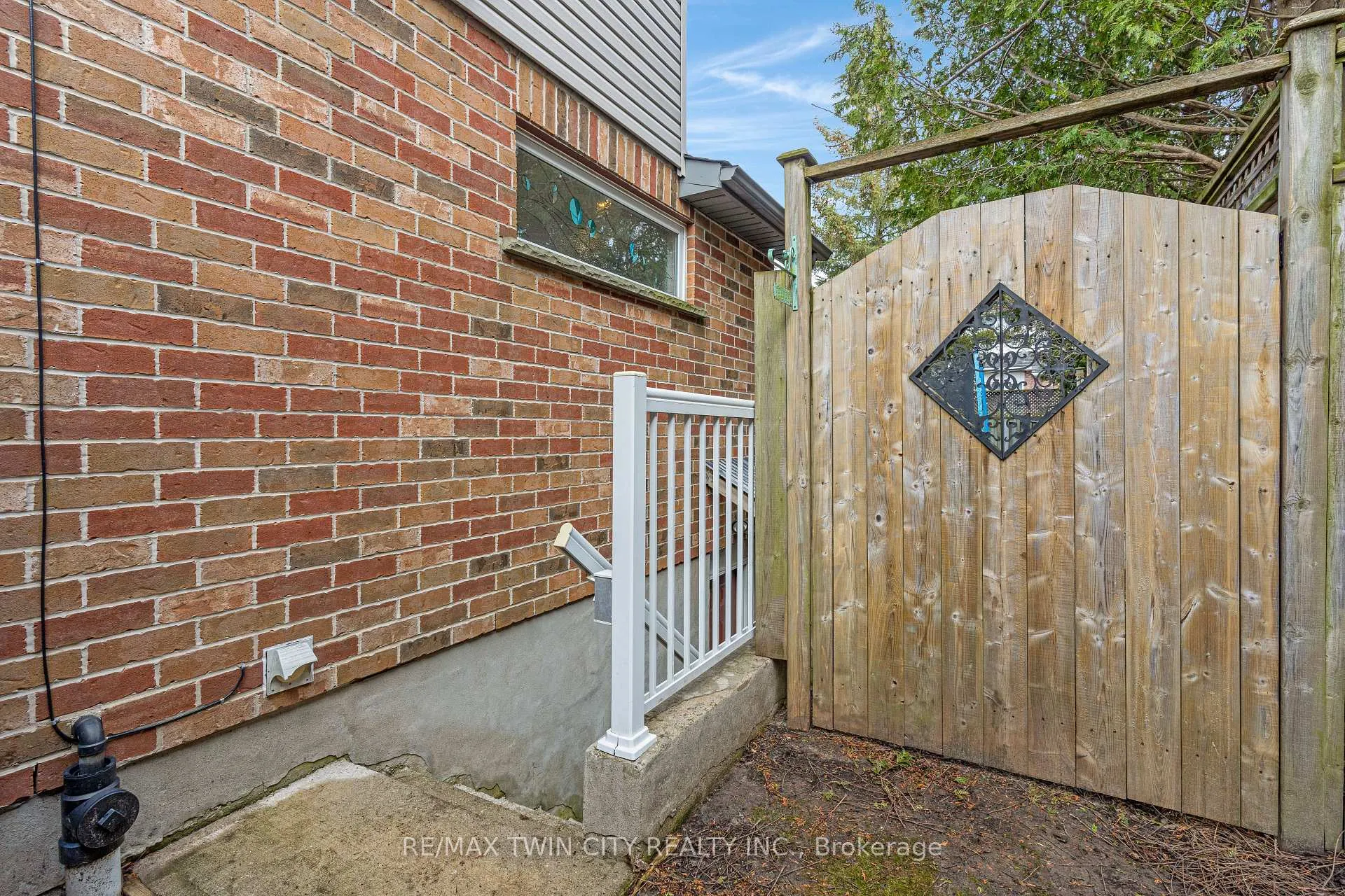 Photo 42 of 739 Butternut Avenue, Waterloo — HOMEH