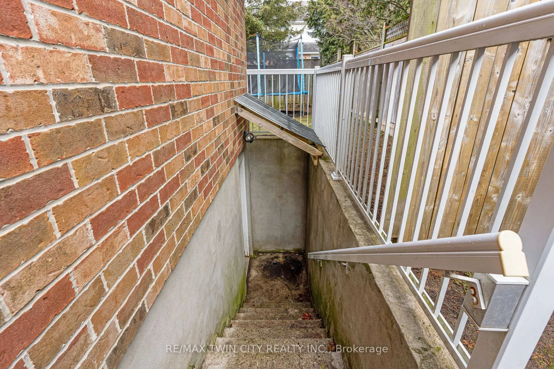 Photo 43 of 739 Butternut Avenue, Waterloo — HOMEH