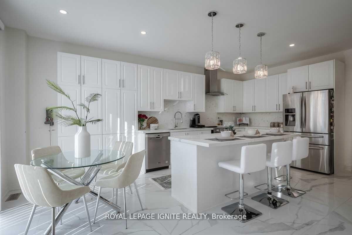 Photo 6 of Unit Main, 2524 Bandsman Crescent, Oshawa, Windfields — HOMEH