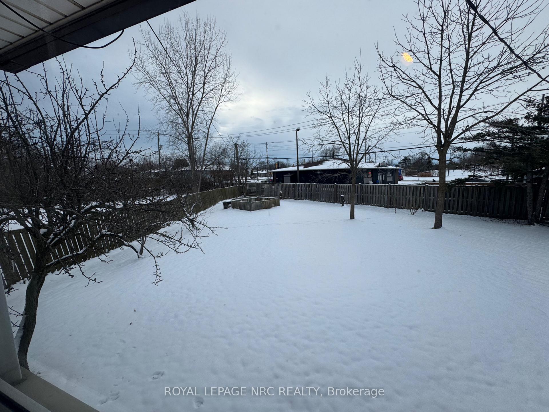 Photo 4 of 94 Pinehurst Drive, Welland, N. Welland — HOMEH