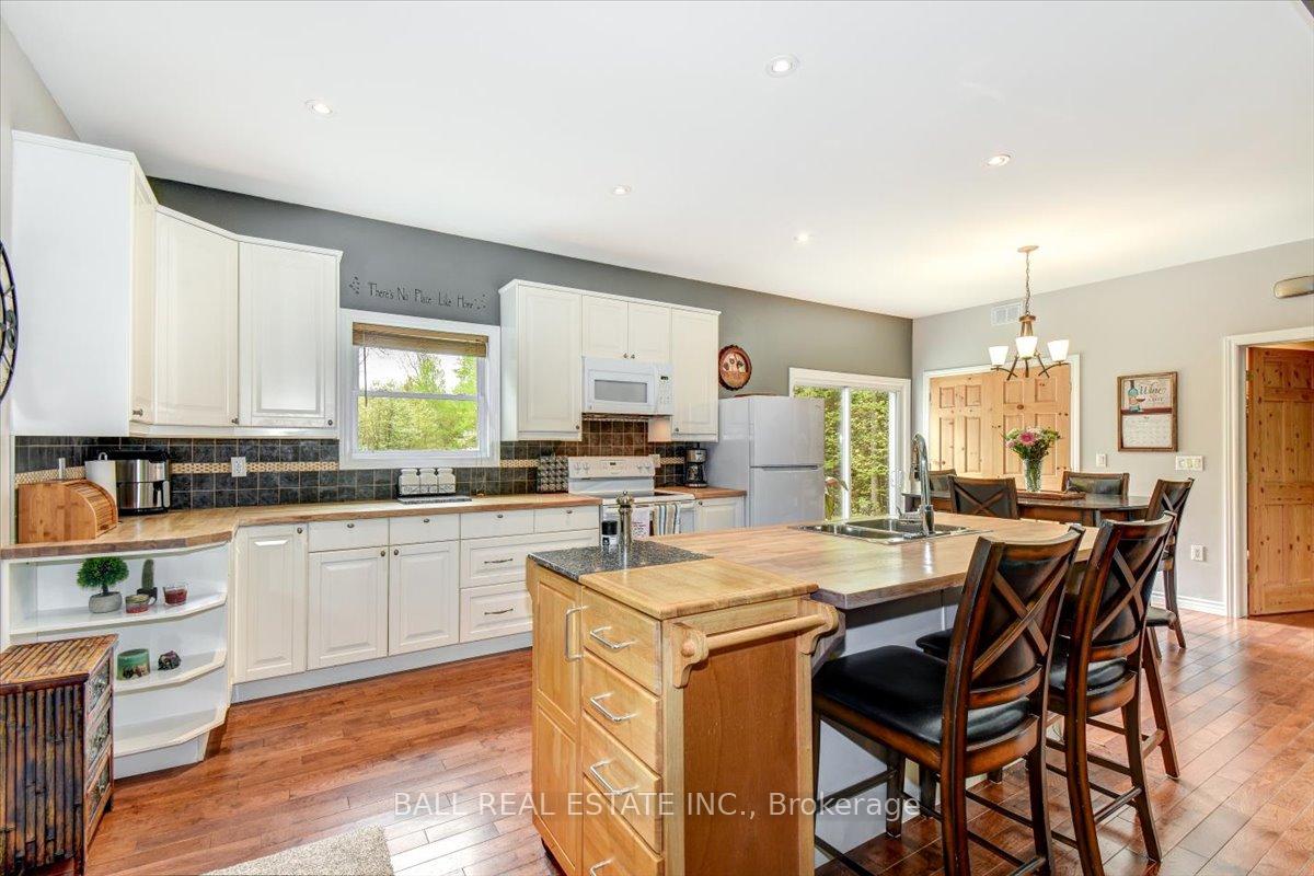Photo 21 of 27 Vanluven Lane, Bancroft, Bancroft Ward — HOMEH
