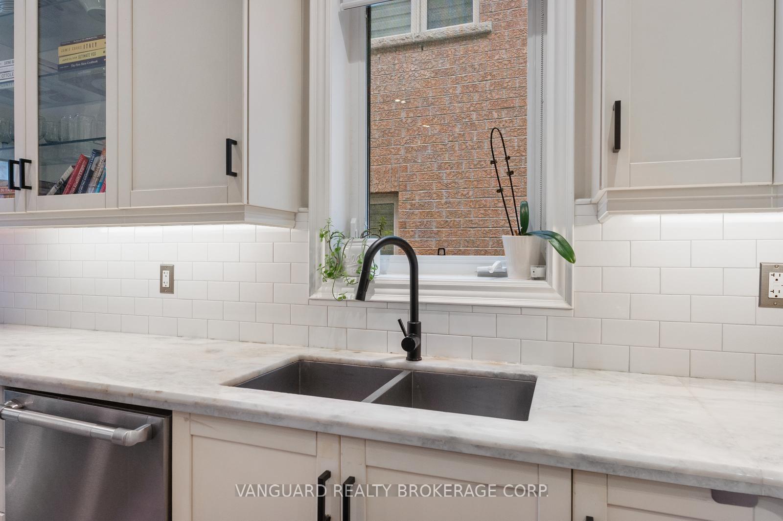 Photo 13 of 611 Davos Road, Vaughan, Vellore Village — HOMEH