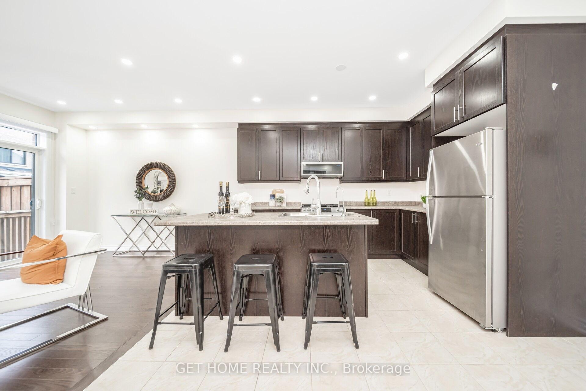 Photo 11 of 10 Ronald Street, Whitby, Rural Whitby — HOMEH
