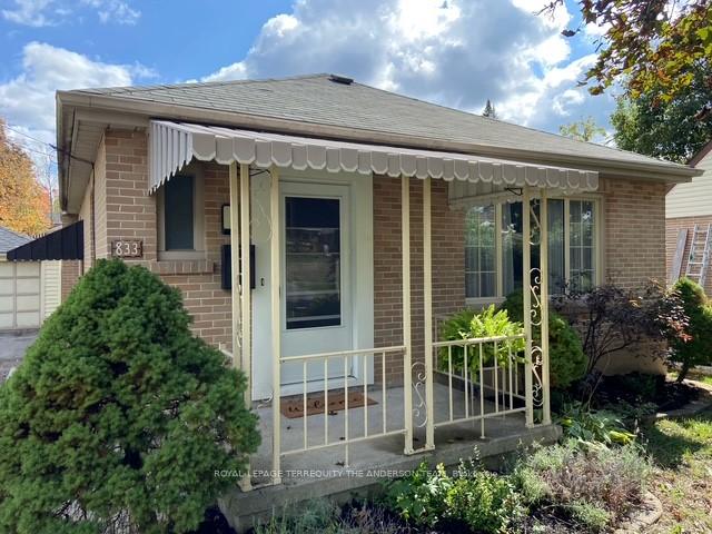 Photo 3 of 833 Rishor Crescent, Peterborough, Northcrest Ward 5 — HOMEH