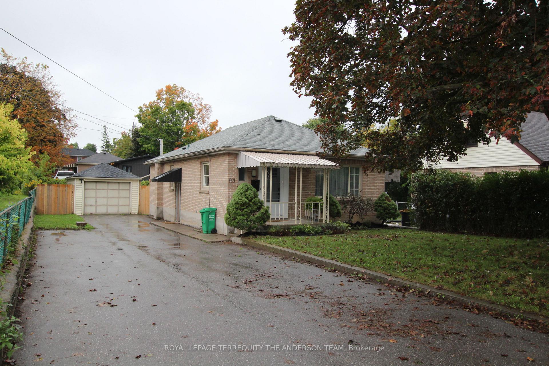 Photo 4 of 833 Rishor Crescent, Peterborough, Northcrest Ward 5 — HOMEH
