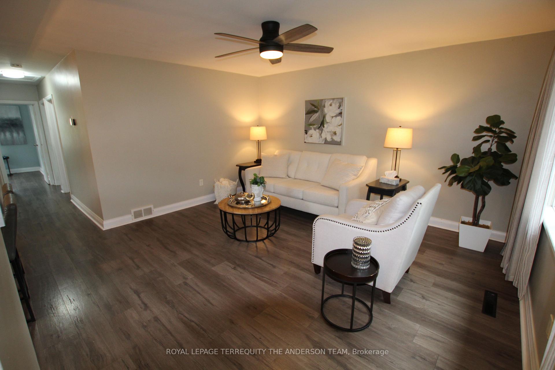 Photo 8 of 833 Rishor Crescent, Peterborough, Northcrest Ward 5 — HOMEH