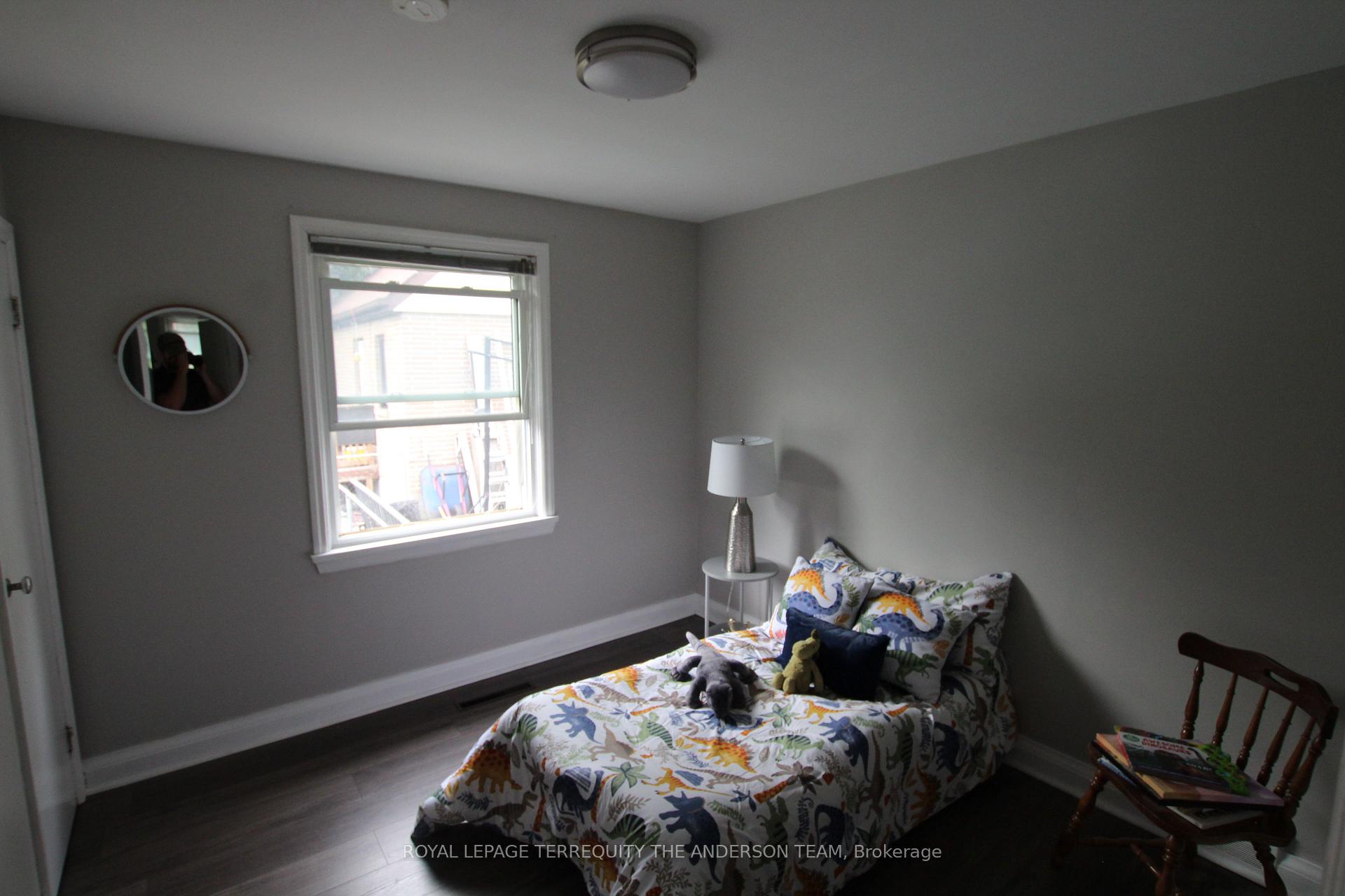 Photo 19 of 833 Rishor Crescent, Peterborough, Northcrest Ward 5 — HOMEH