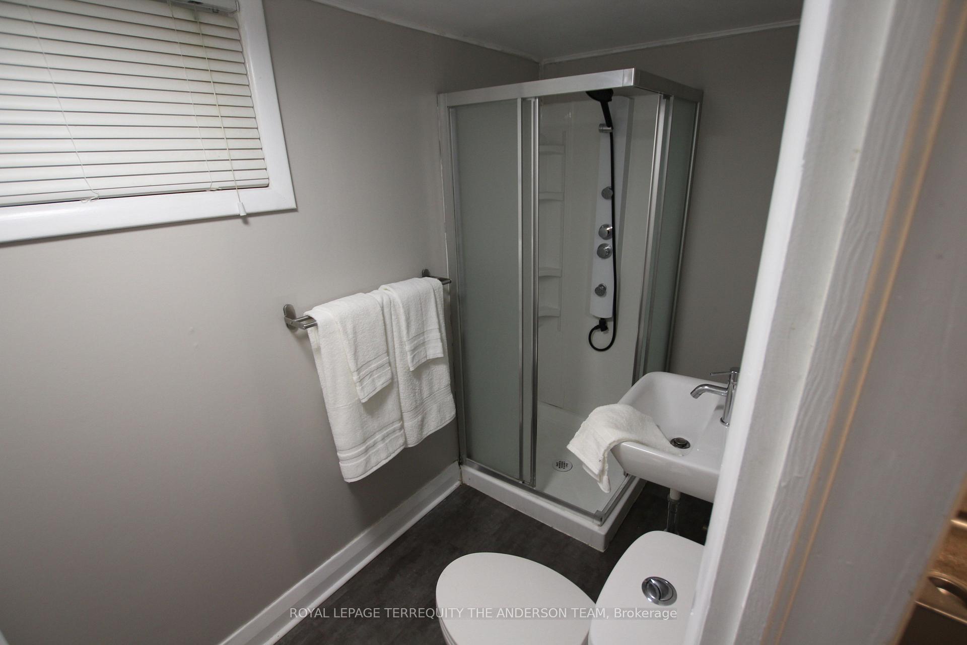 Photo 22 of 833 Rishor Crescent, Peterborough, Northcrest Ward 5 — HOMEH