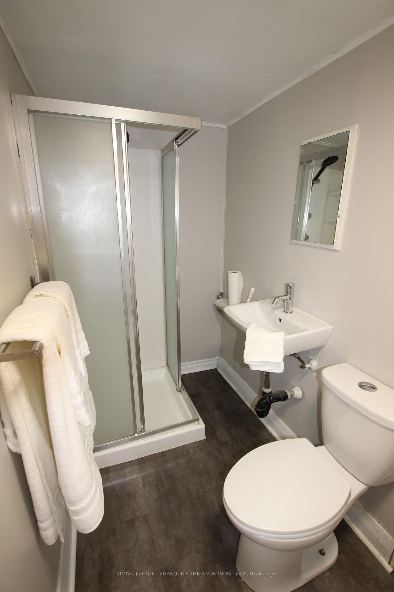 Photo 23 of 833 Rishor Crescent, Peterborough, Northcrest Ward 5 — HOMEH