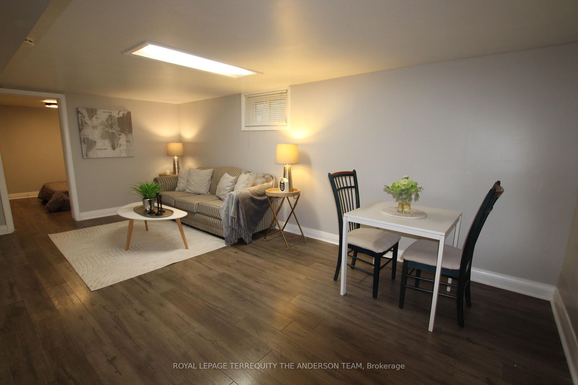 Photo 25 of 833 Rishor Crescent, Peterborough, Northcrest Ward 5 — HOMEH