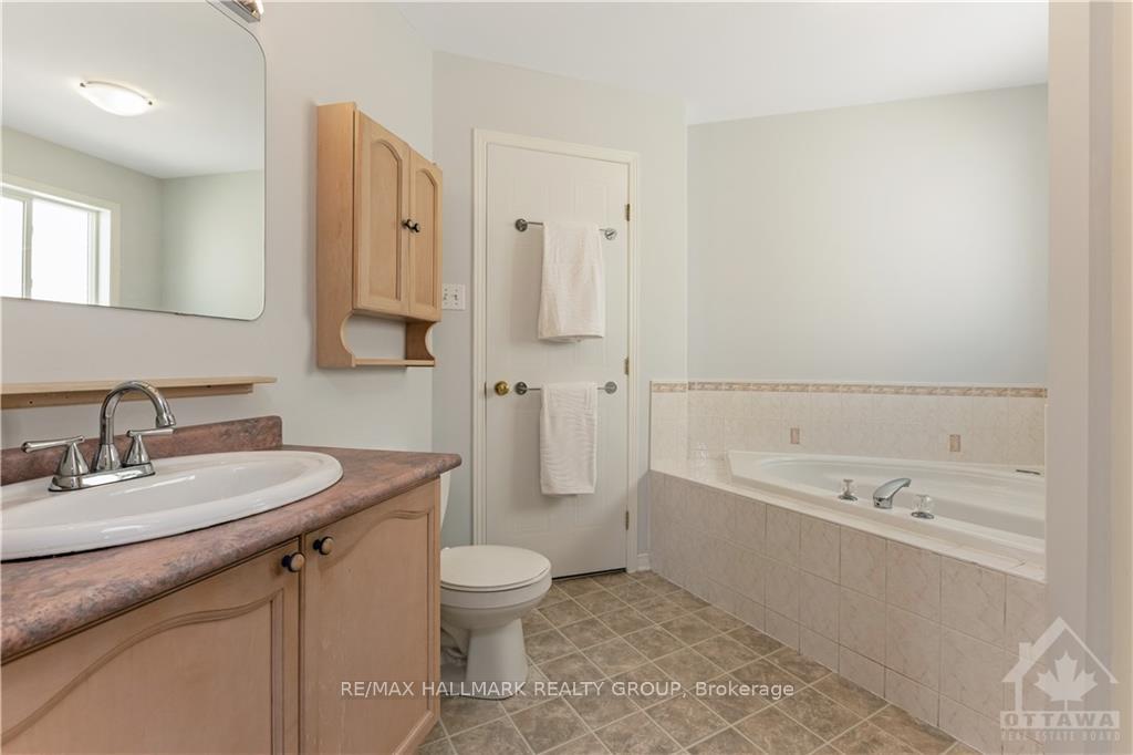 Photo 12 of 859 Nesting Way, Ottawa, Fallingbrook/Gardenway South — HOMEH