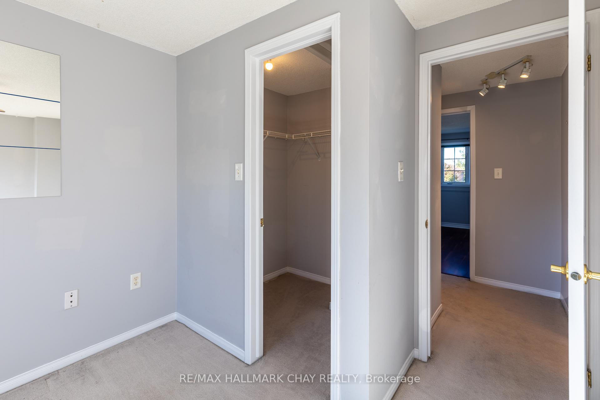 Photo 10 of 23 Srigley Street, Barrie, Holly — HOMEH