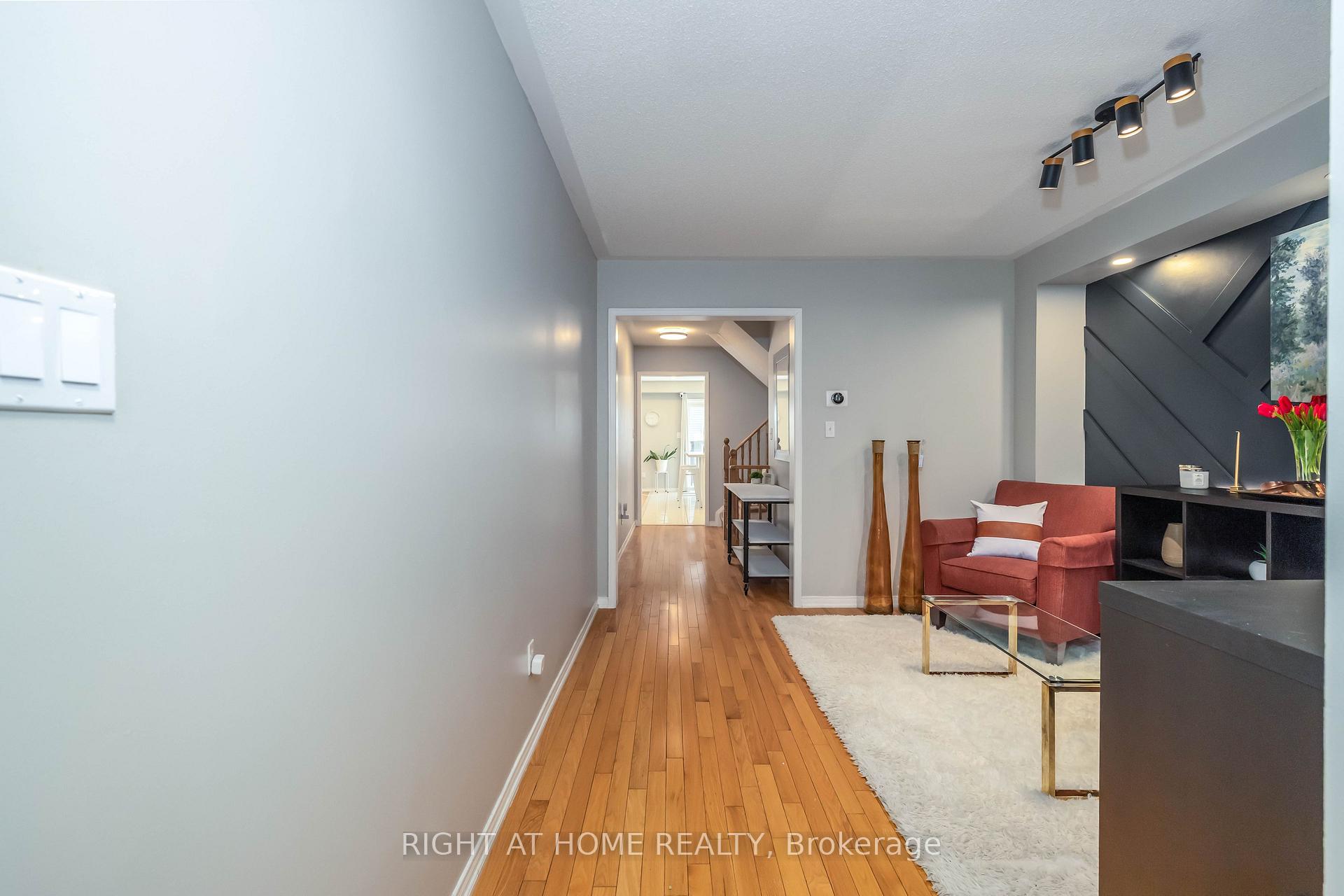 Photo 3 of 35 Tansley Crescent, Ajax, Northeast Ajax — HOMEH
