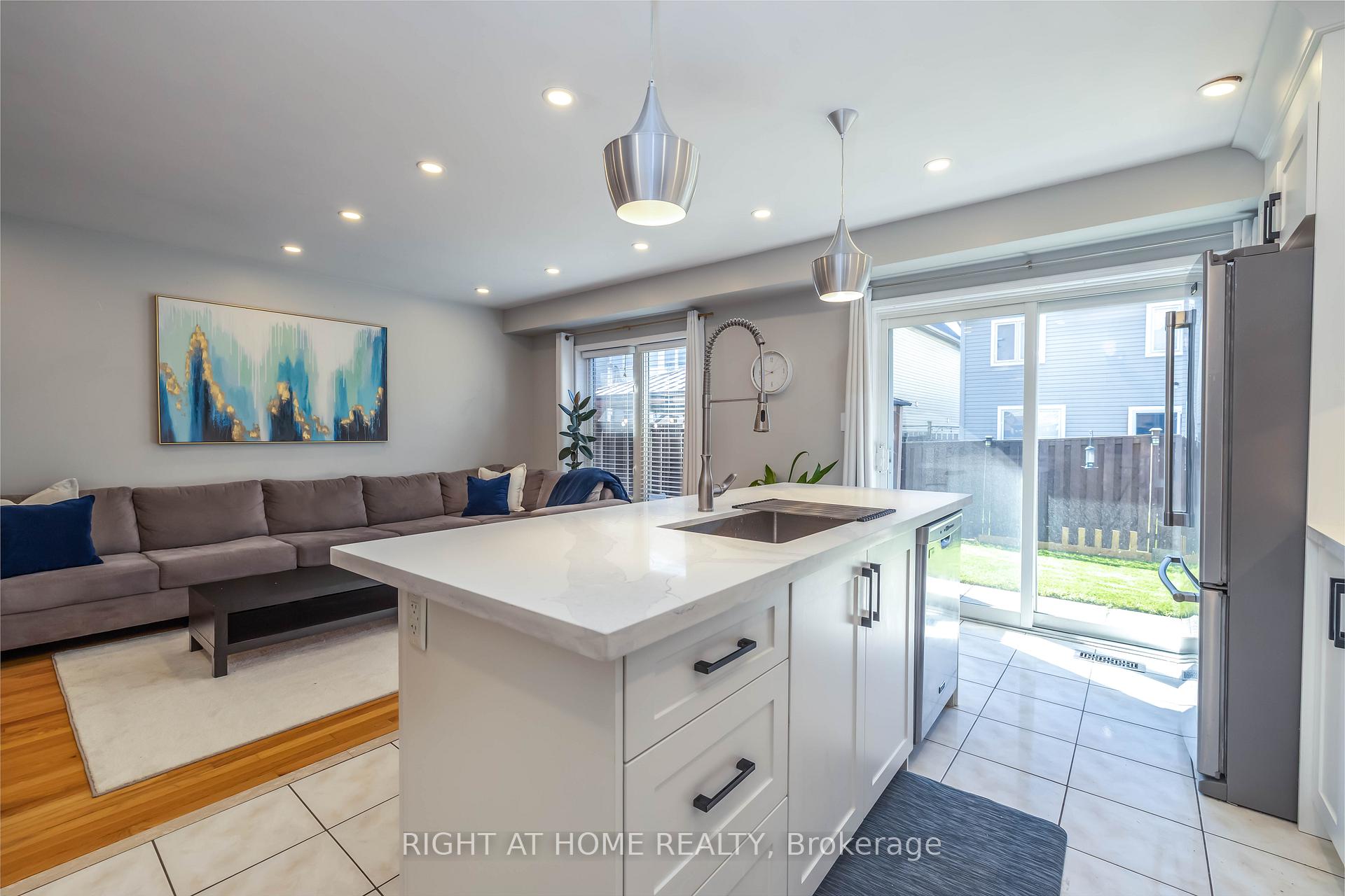 Photo 9 of 35 Tansley Crescent, Ajax, Northeast Ajax — HOMEH