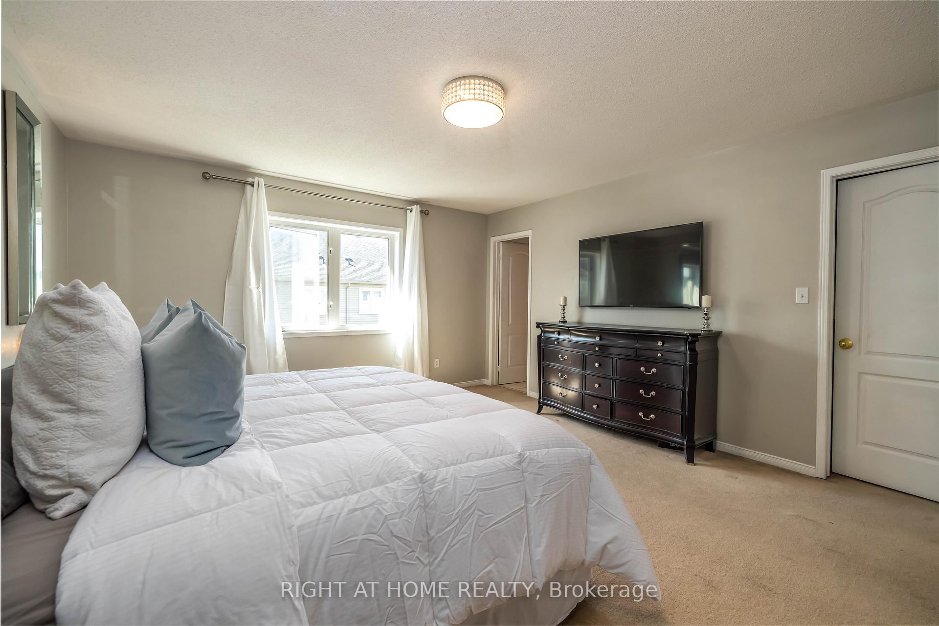 Photo 20 of 35 Tansley Crescent, Ajax, Northeast Ajax — HOMEH