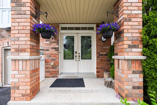 Photo 4 of Unit 7, 320 Ravineview Drive, Vaughan, Maple — HOMEH