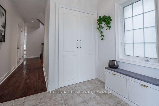 Photo 5 of Unit 7, 320 Ravineview Drive, Vaughan, Maple — HOMEH