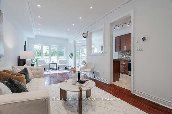 Photo 8 of Unit 7, 320 Ravineview Drive, Vaughan, Maple — HOMEH