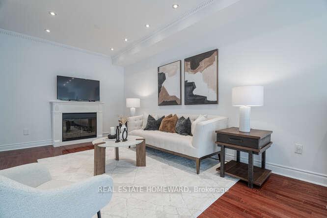 Photo 10 of Unit 7, 320 Ravineview Drive, Vaughan, Maple — HOMEH