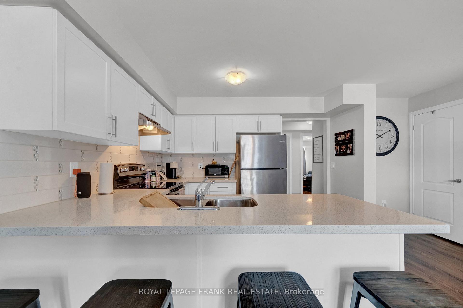 Photo 4 of 139 Celina Street, Oshawa, Central — HOMEH