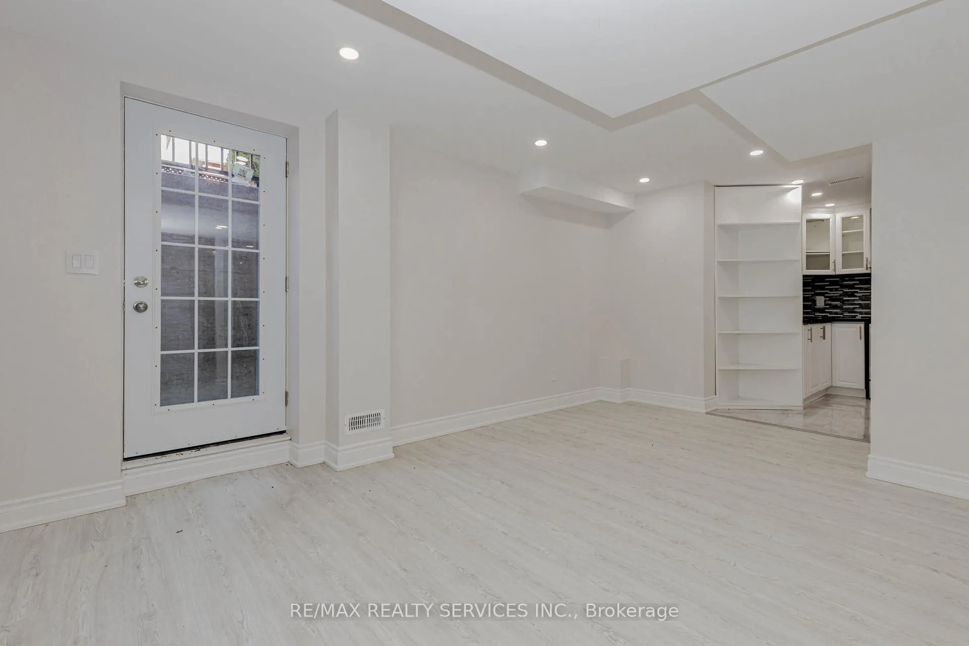 Photo 3 of Unit Basement, 50 Amboise Crescent, Brampton, Fletcher's Meadow — HOMEH