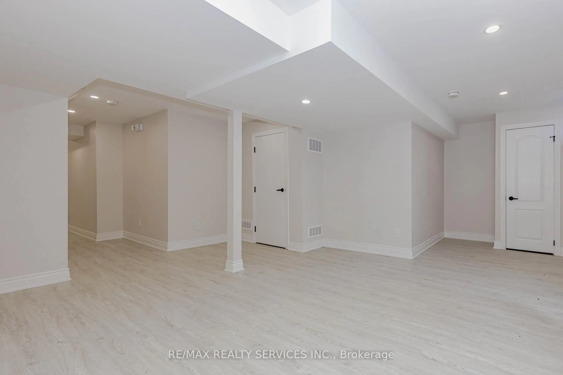 Photo 4 of Unit Basement, 50 Amboise Crescent, Brampton, Fletcher's Meadow — HOMEH