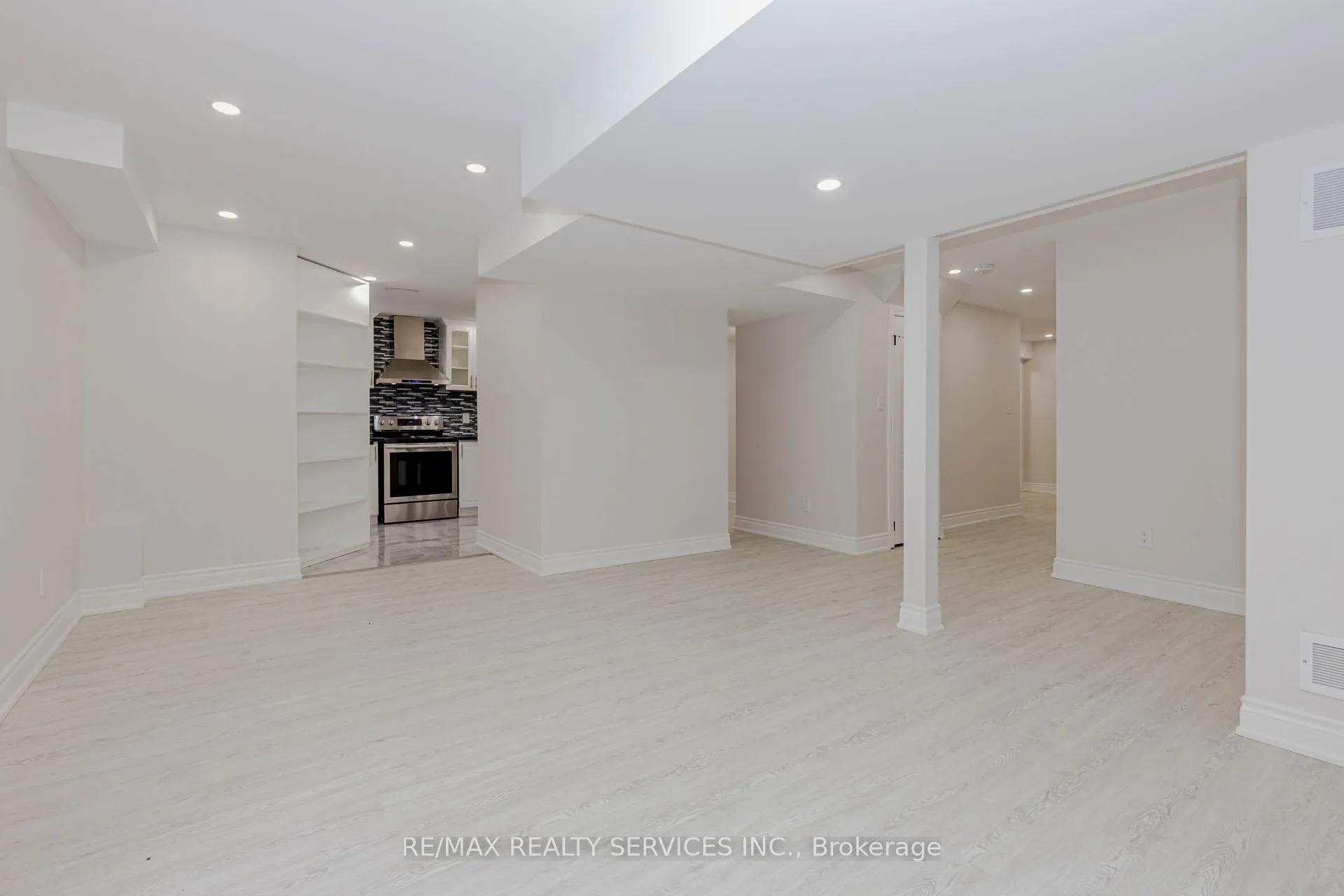 Photo 6 of Unit Basement, 50 Amboise Crescent, Brampton, Fletcher's Meadow — HOMEH