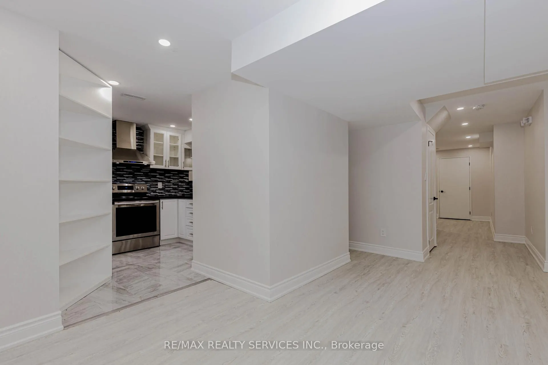 Photo 7 of Unit Basement, 50 Amboise Crescent, Brampton, Fletcher's Meadow — HOMEH