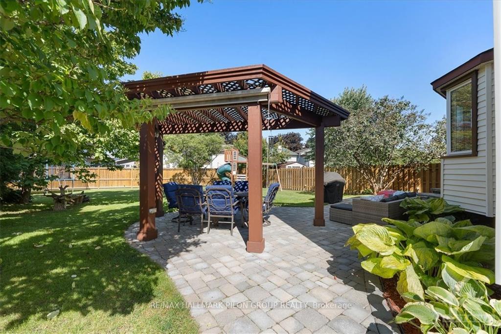 Photo 3 of 370 Duvernay Drive, Ottawa, Queenswood Heights South — HOMEH