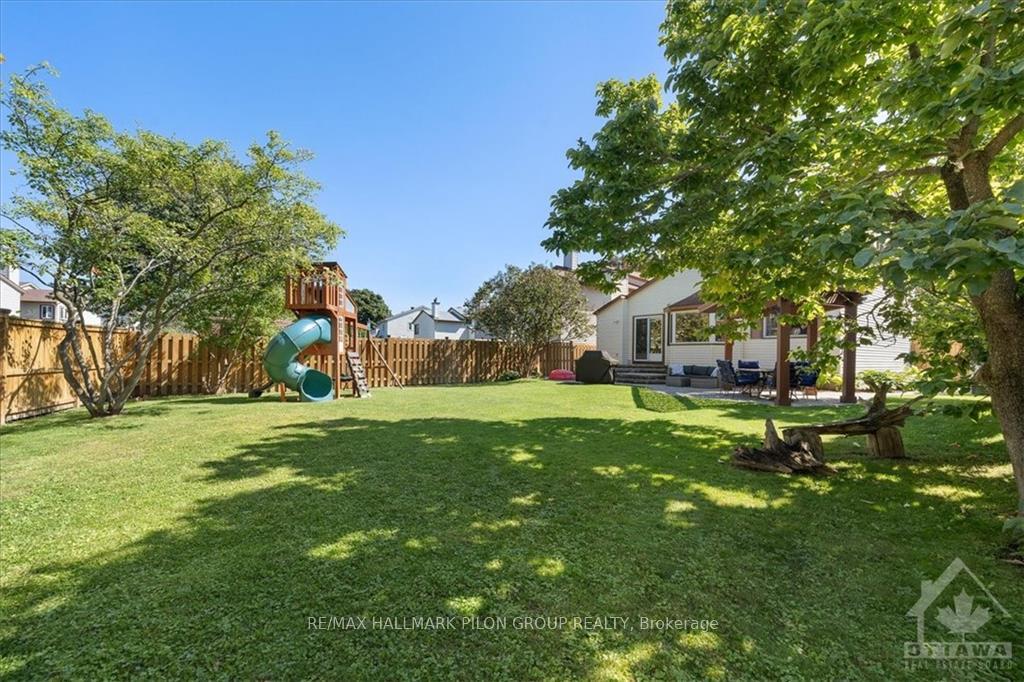 Photo 4 of 370 Duvernay Drive, Ottawa, Queenswood Heights South — HOMEH