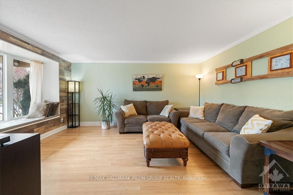 Photo 9 of 370 Duvernay Drive, Ottawa, Queenswood Heights South — HOMEH