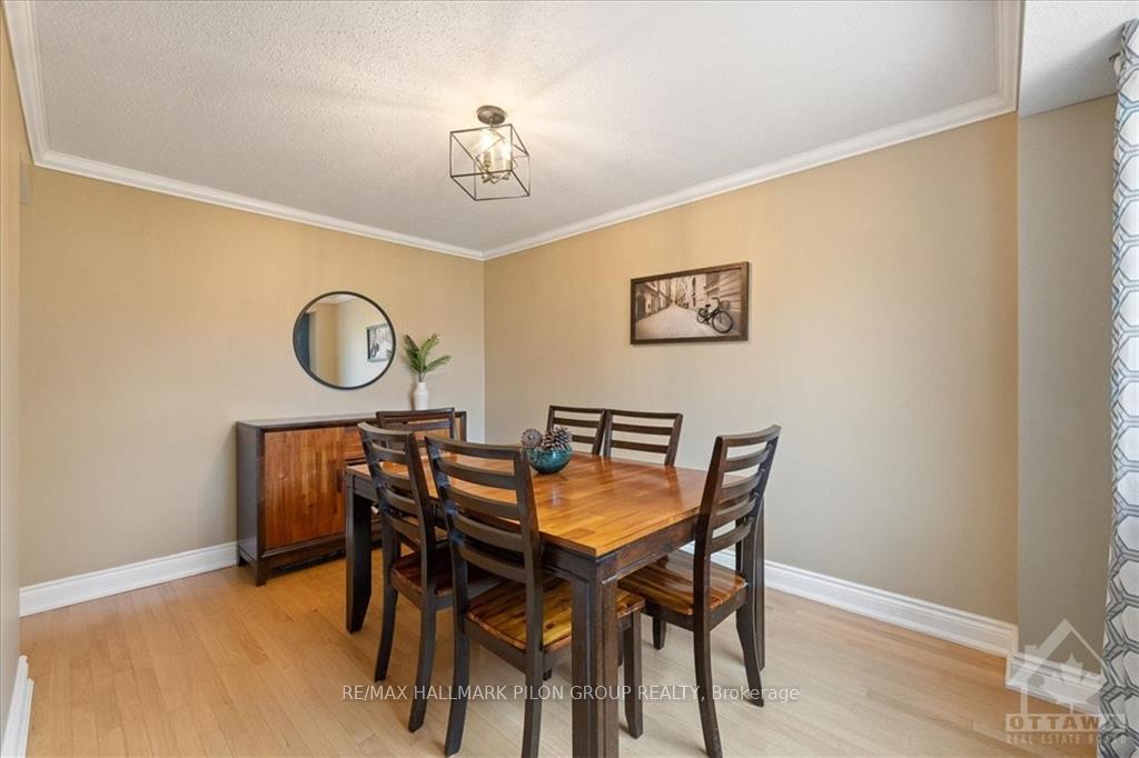 Photo 13 of 370 Duvernay Drive, Ottawa, Queenswood Heights South — HOMEH
