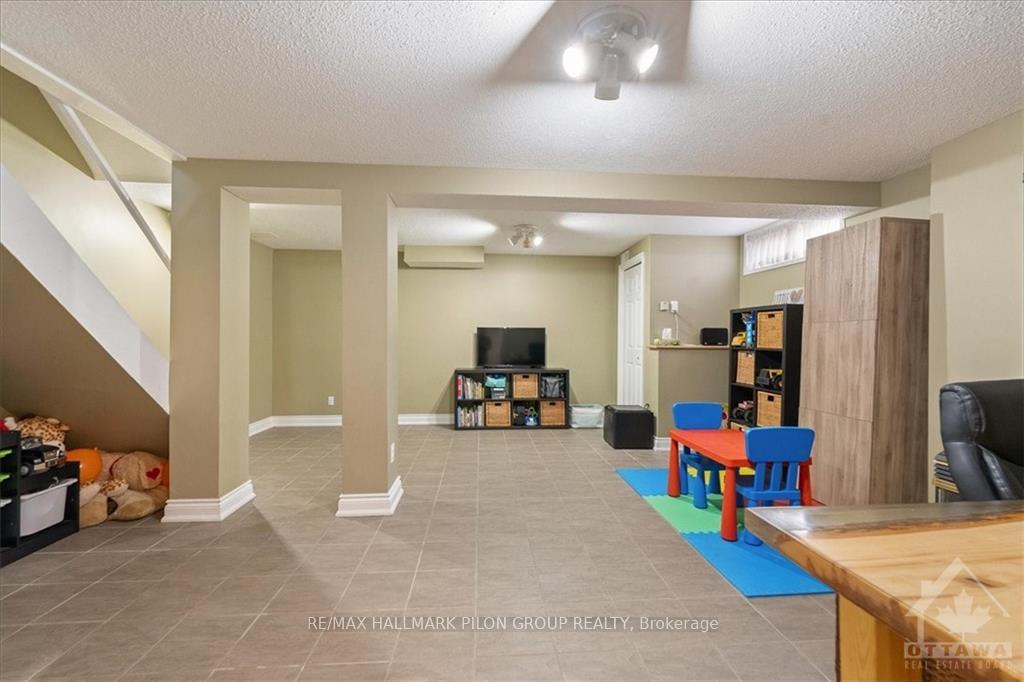 Photo 25 of 370 Duvernay Drive, Ottawa, Queenswood Heights South — HOMEH