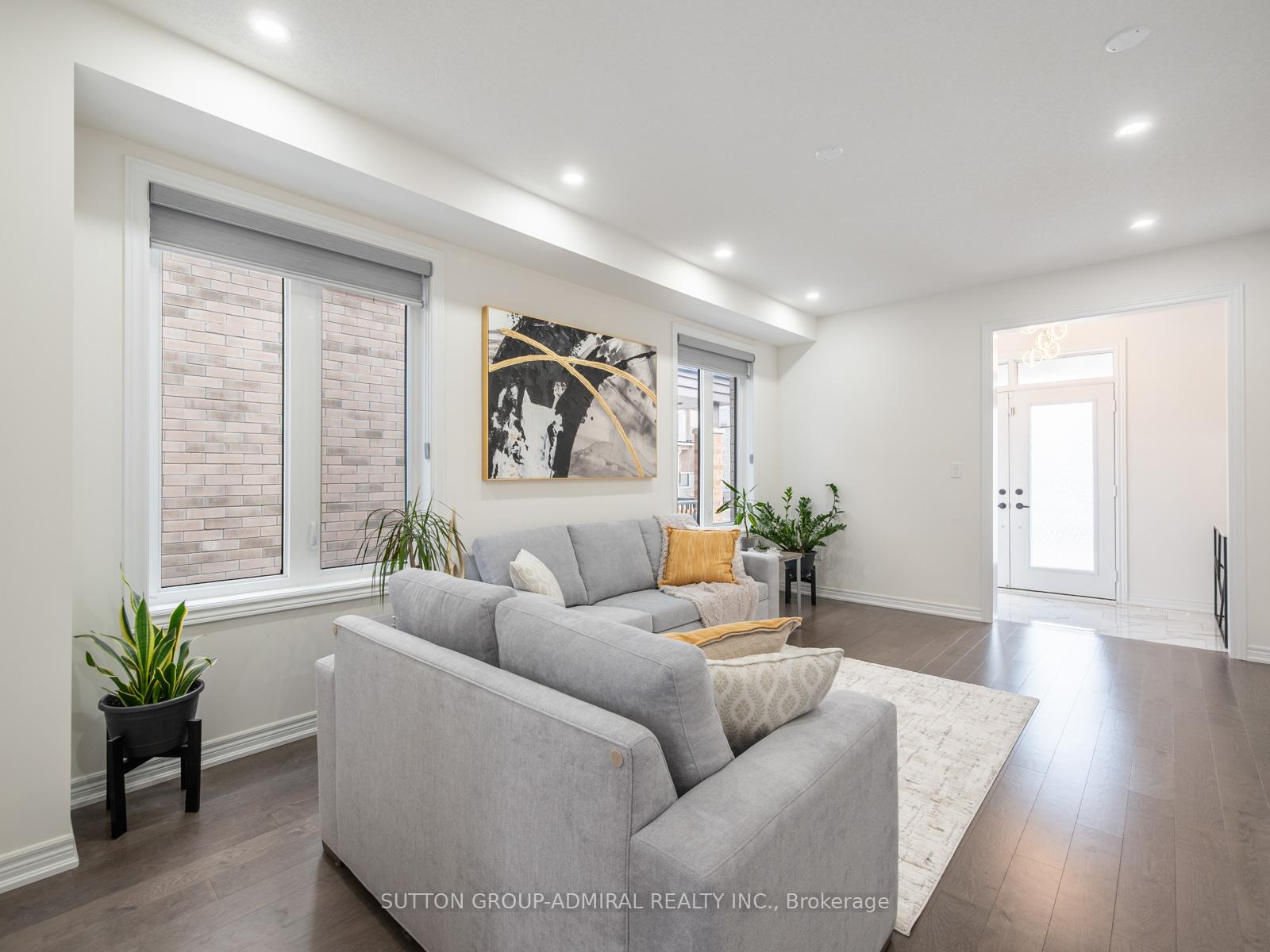 Photo 4 of 42 Vickery Street, Whitby, Rural Whitby — HOMEH