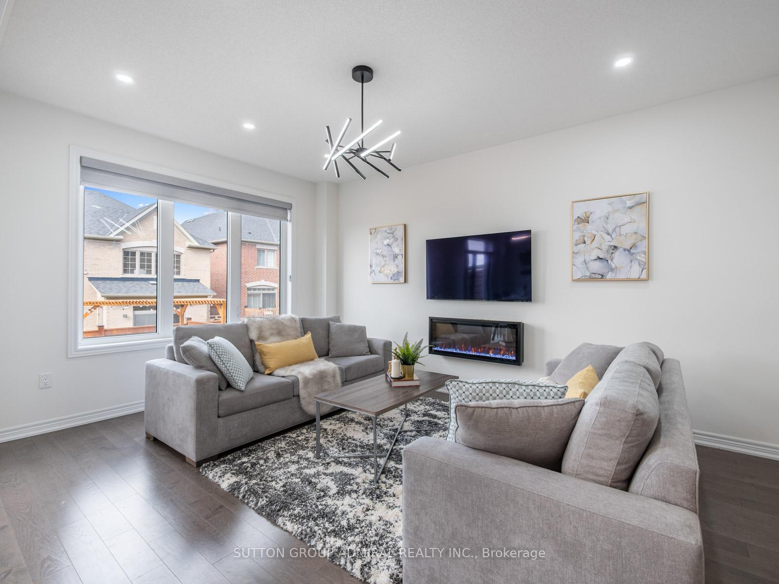 Photo 13 of 42 Vickery Street, Whitby, Rural Whitby — HOMEH