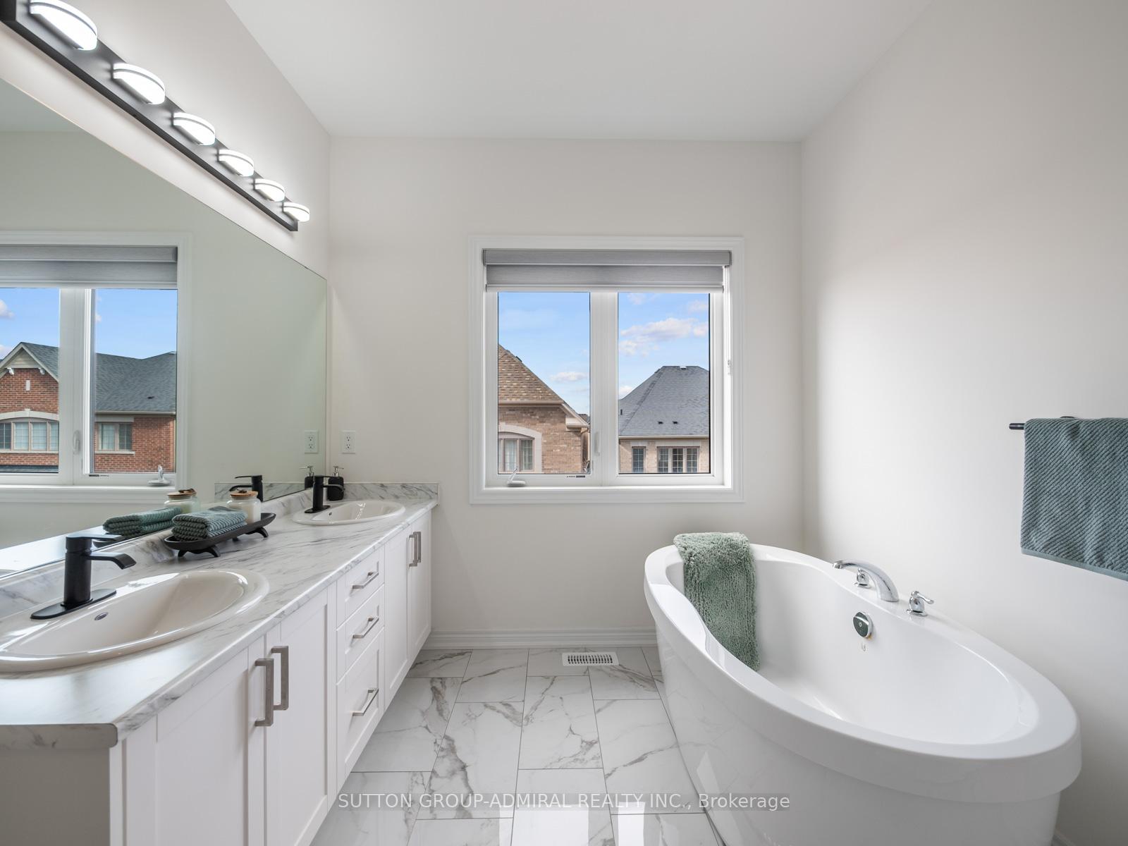 Photo 20 of 42 Vickery Street, Whitby, Rural Whitby — HOMEH
