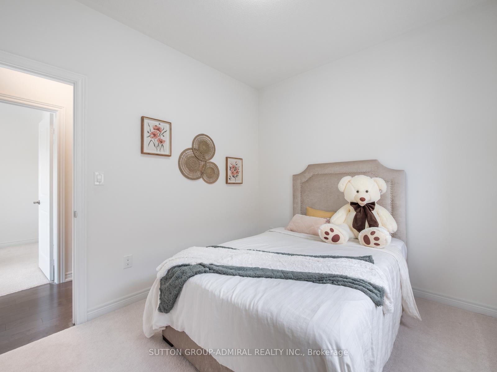 Photo 23 of 42 Vickery Street, Whitby, Rural Whitby — HOMEH