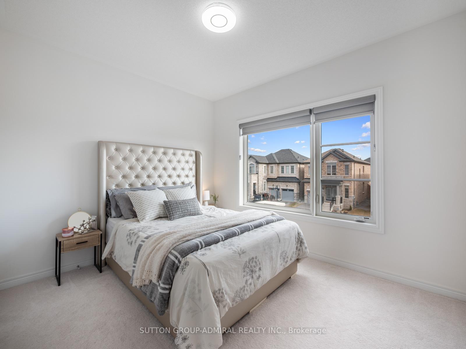 Photo 24 of 42 Vickery Street, Whitby, Rural Whitby — HOMEH