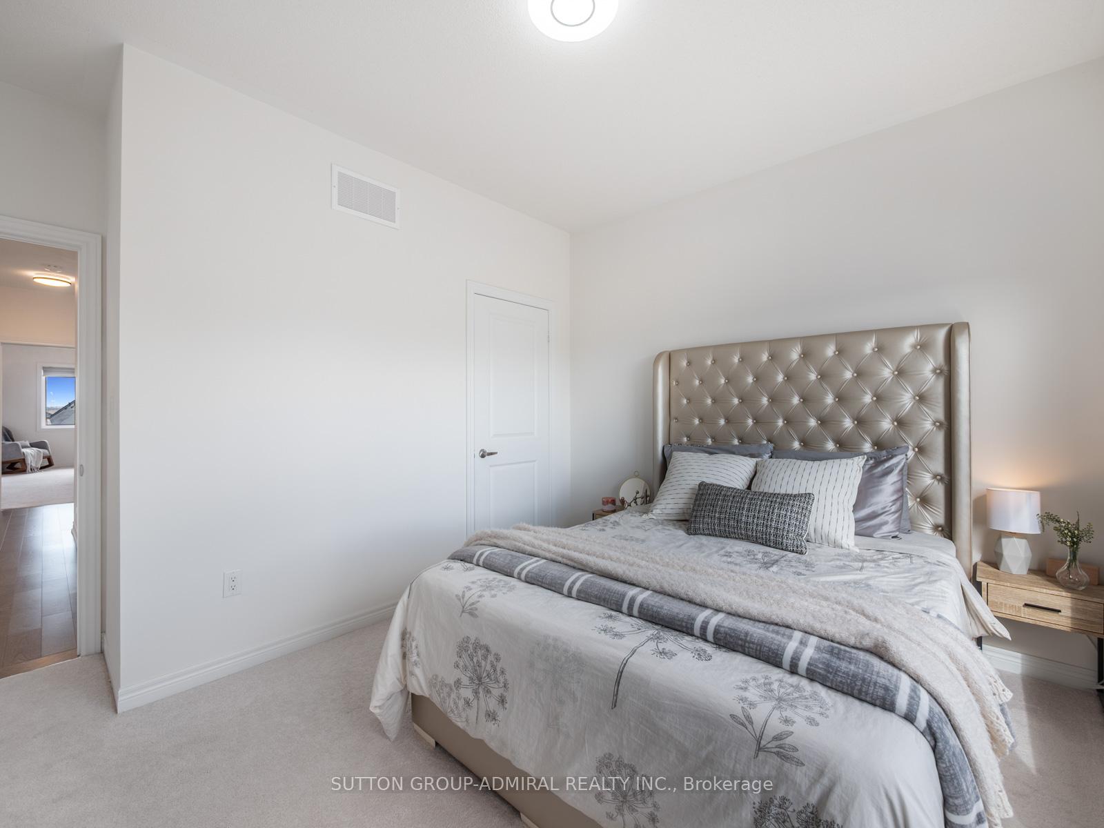 Photo 25 of 42 Vickery Street, Whitby, Rural Whitby — HOMEH