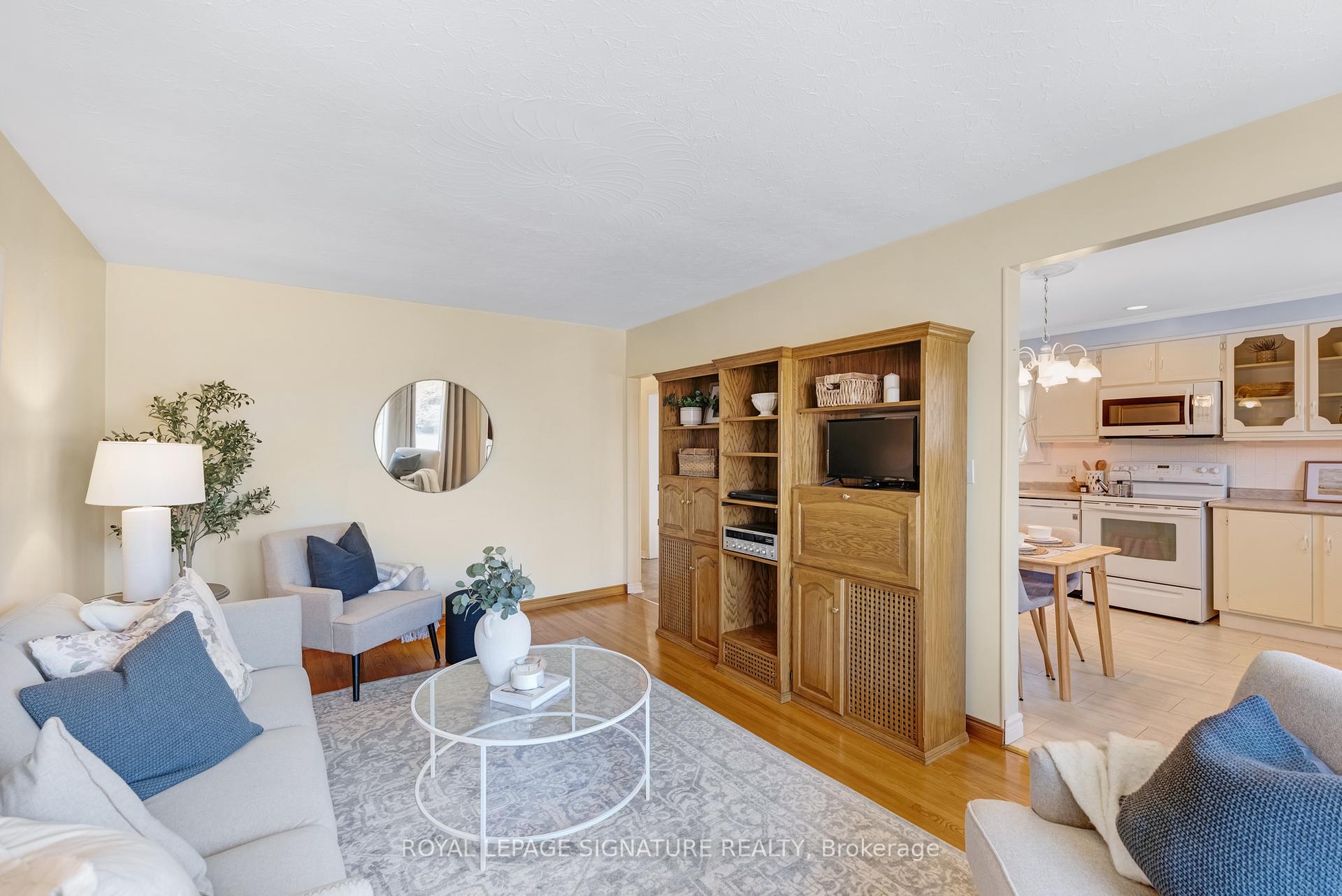 Photo 6 of 655 Perry Crescent, Oshawa, Vanier — HOMEH