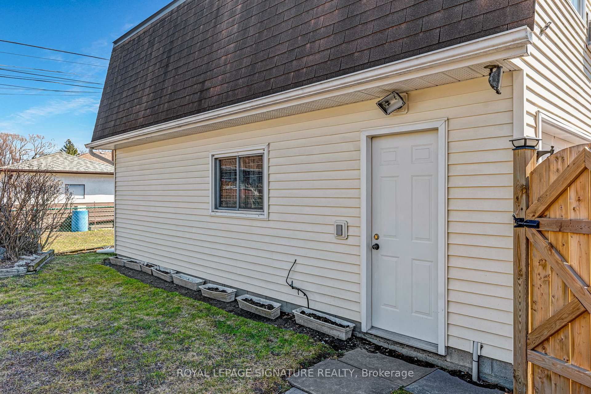 Photo 37 of 655 Perry Crescent, Oshawa, Vanier — HOMEH
