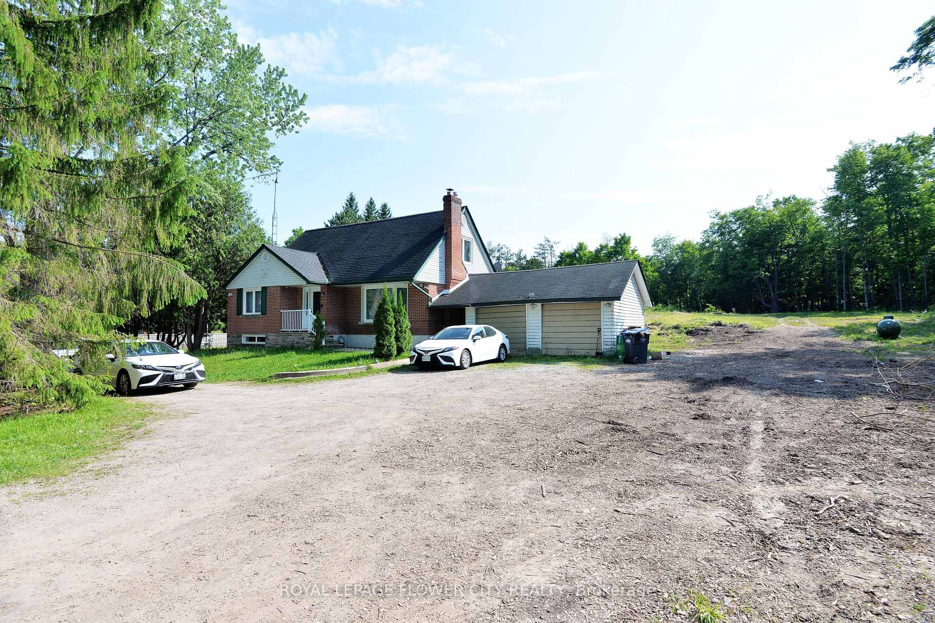 Front of 15790 Mississauga Road