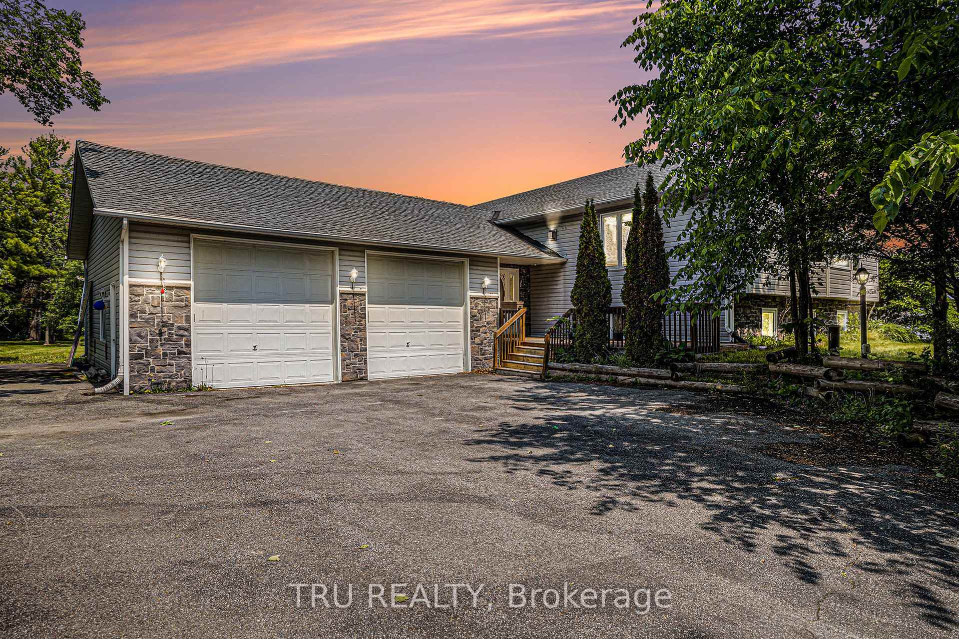 Photo 1 of 1060 7TH Line, Beckwith, Beckwith Twp — HOMEH
